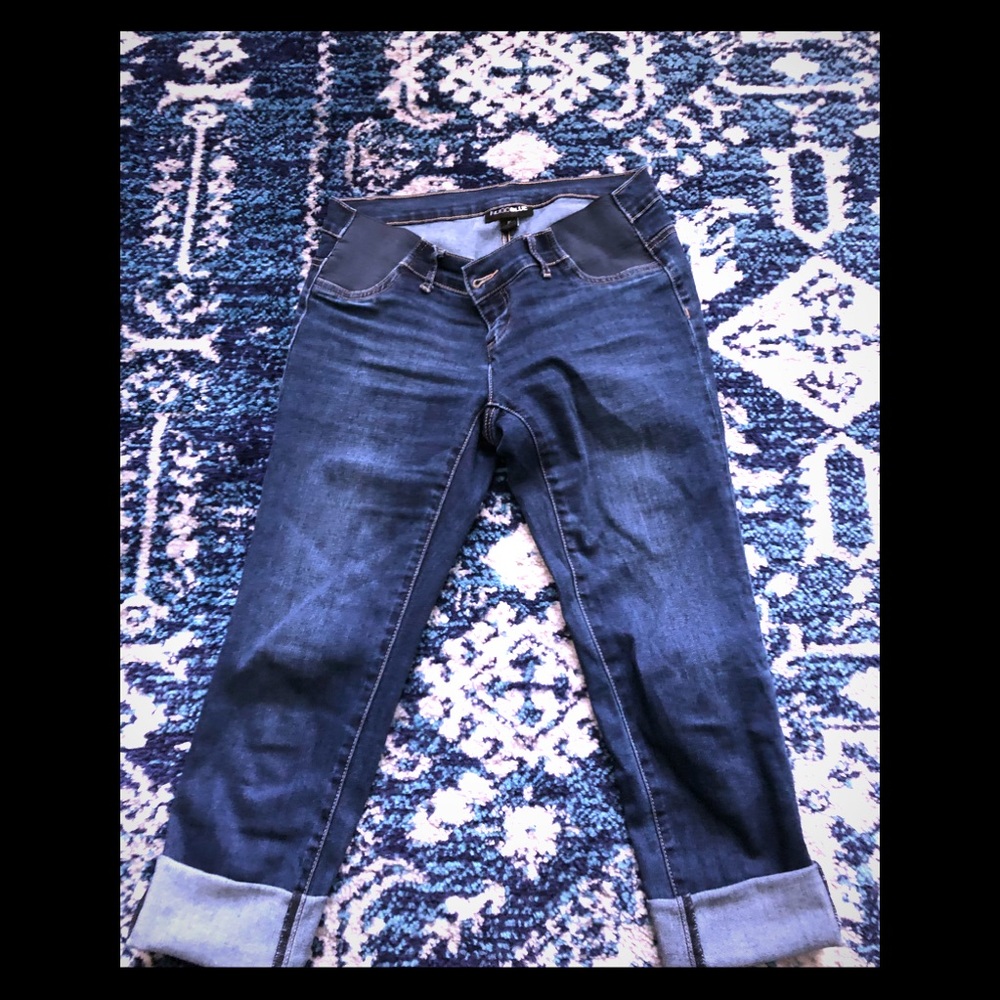 Maternity cropped jeans